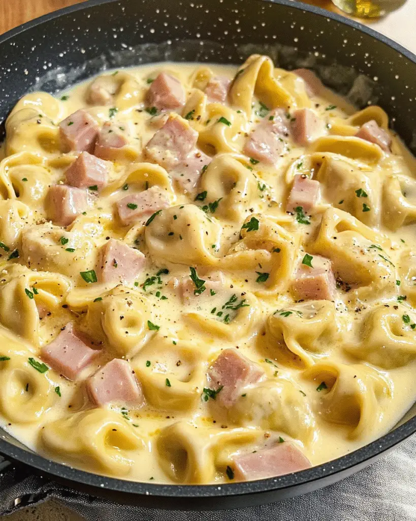 Tortellini in cremiger Schinken-Soße