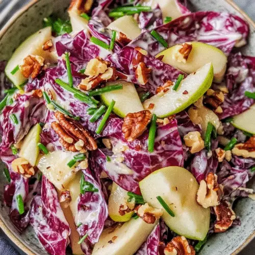 Radicchio-Apfelsalat mit Walnüssen