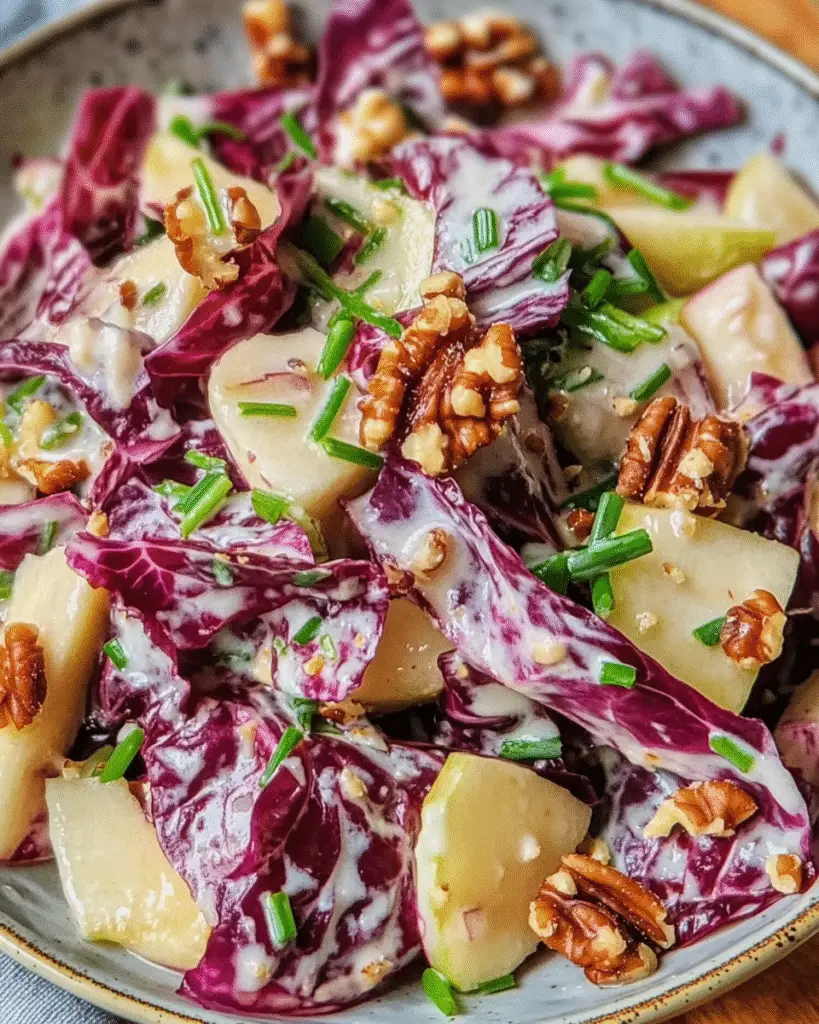 Radicchio-Apfelsalat mit Walnüssen