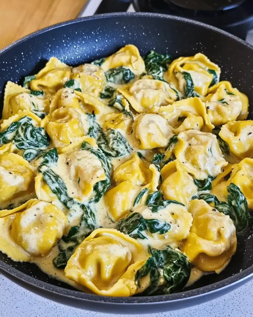 Cremige Tortellini mit Spinat-Frischkäsesauce