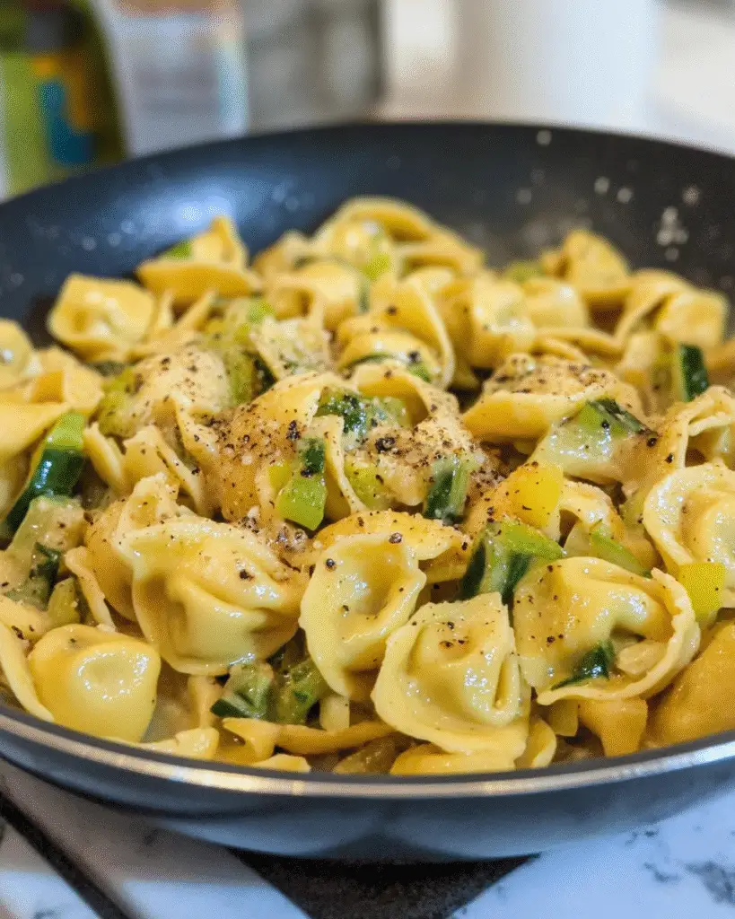 Blitz-Tortellini in cremiger Lauchsauce