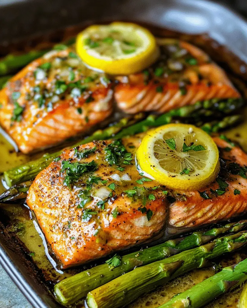Würziger Ofen-Lachs mit grünem Spargel