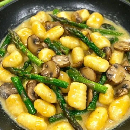 Knusprige Gnocchi-Spargel-Pfanne