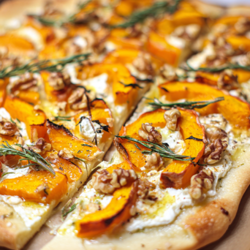 Knuspriger Kürbis Flammkuchen Genuss