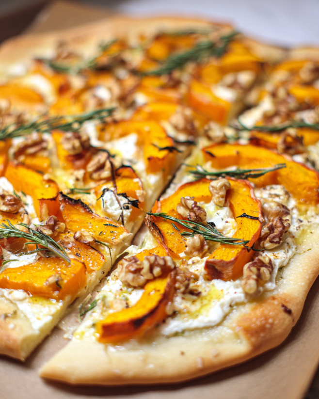 Knuspriger Kürbis Flammkuchen Genuss