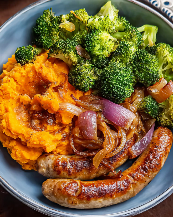 Bratwurst mit Süßkartoffelstampf