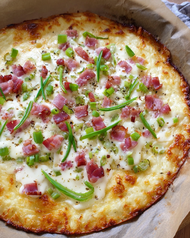 Knuspriger Low Carb Flammkuchen