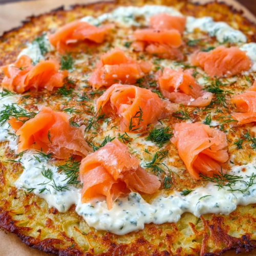 Knusprige Kartoffelpizza mit Räucherlachs