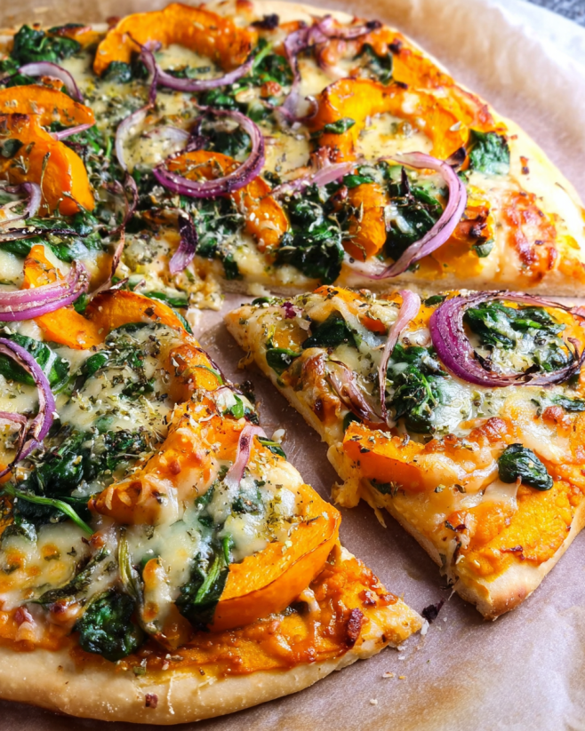 Herzhafte Kürbispizza mit Spinat