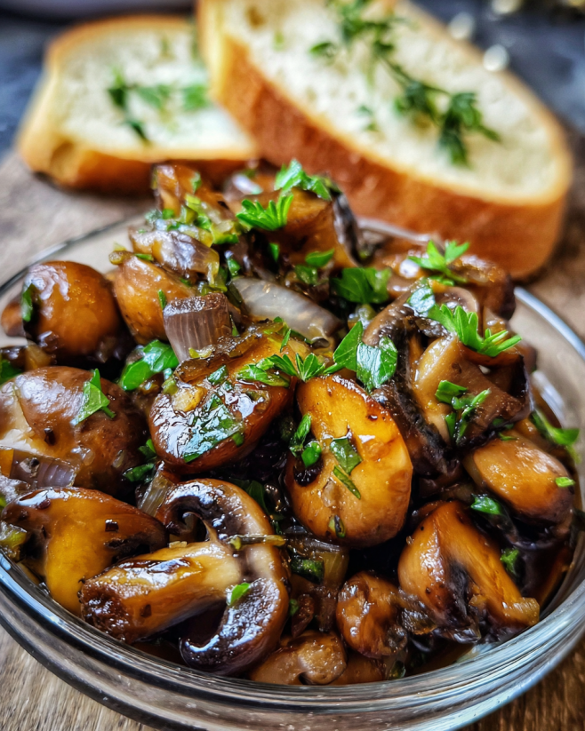 Aromatische marinierte Champignons