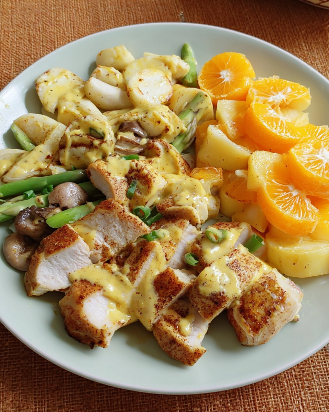 Fruchtiger Geflügelsalat mit Curry