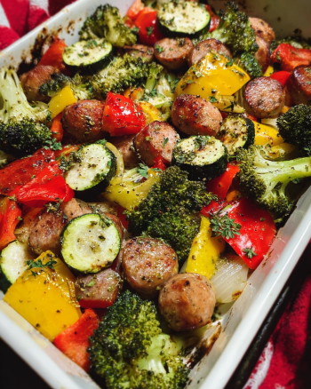 Würzige Salsiccia mit Ofengemüse