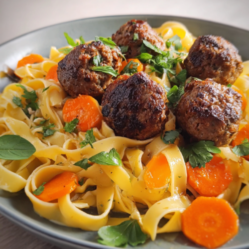 Tatarbällchen mit Bandnudeln