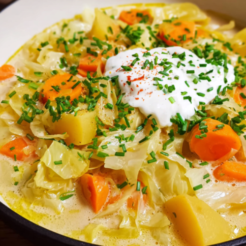 Cremige Spitzkohl-Kartoffel-Pfanne
