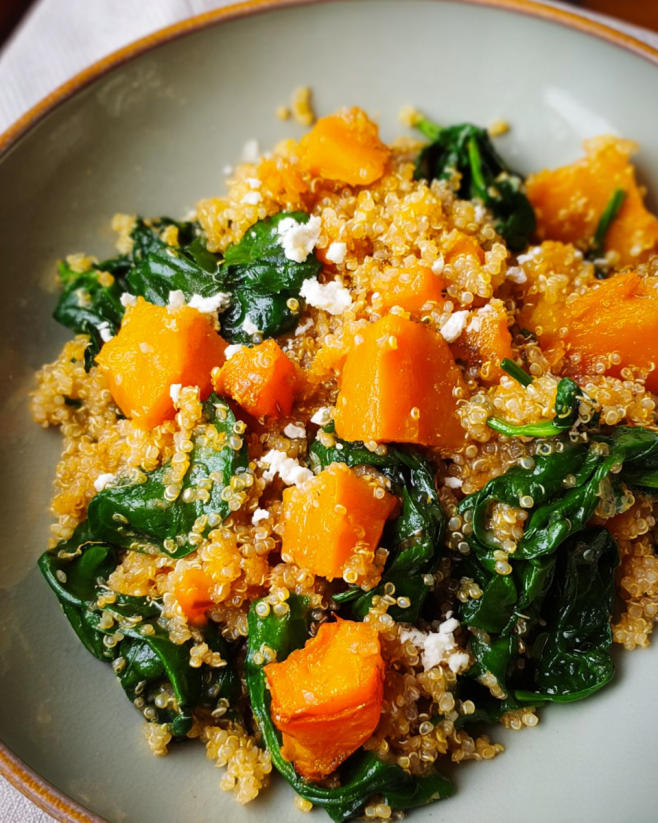 Quinoa-Kürbis-Pfanne mit Spinat