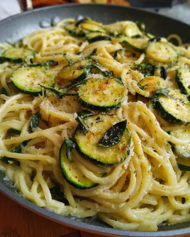 Cremige Spaghetti mit Zucchini
