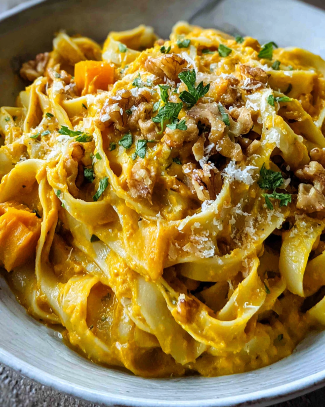 Cremige Kürbis Walnuss Pasta