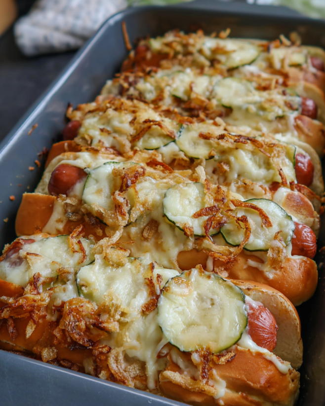 Überbackener Hot Dog Auflauf