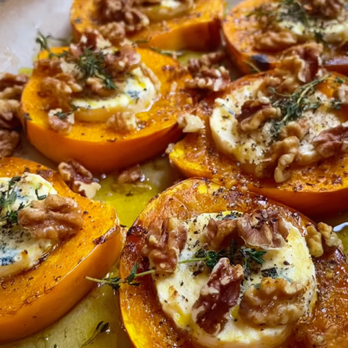 Herbstlicher Ofenkürbis mit Camembert