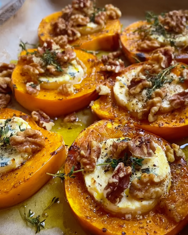 Herbstlicher Ofenkürbis mit Camembert
