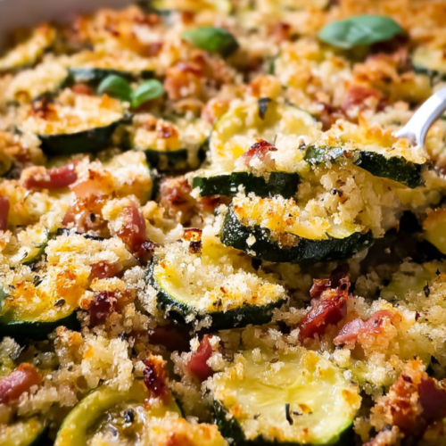 Herzhaftes Zucchini-Crumble vom Blech