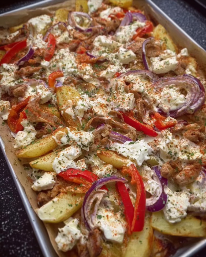 Herzhaftes Gyros-Ofenblech mit Feta