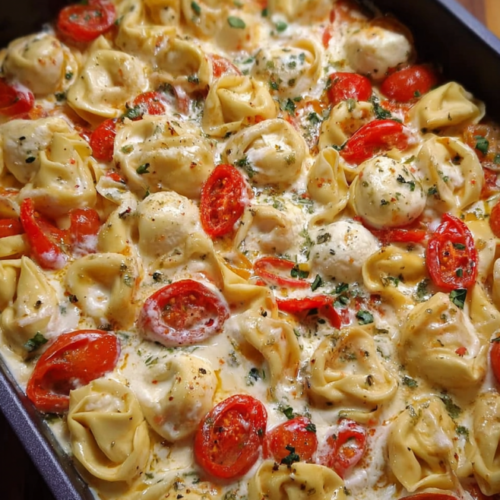 Cremiges Ofen-Tortellini-Blech