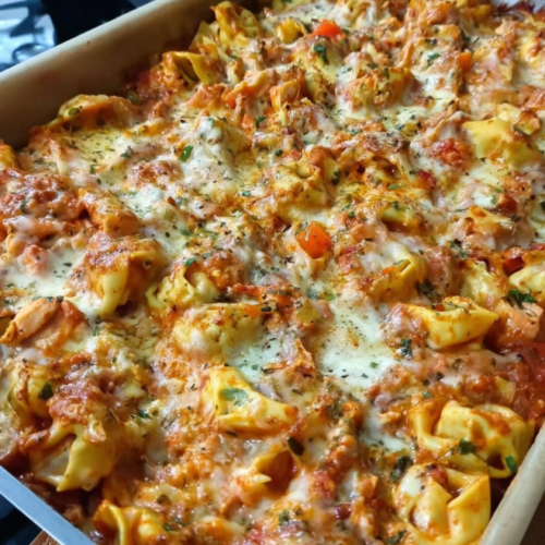 Cremiges Tortellini-Blech mit Gemüse