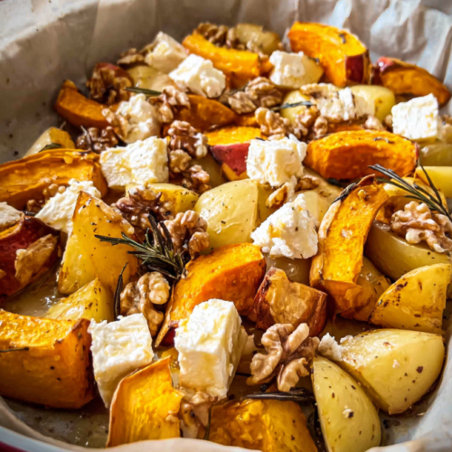 Ofenkürbis mit Kartoffeln und Feta