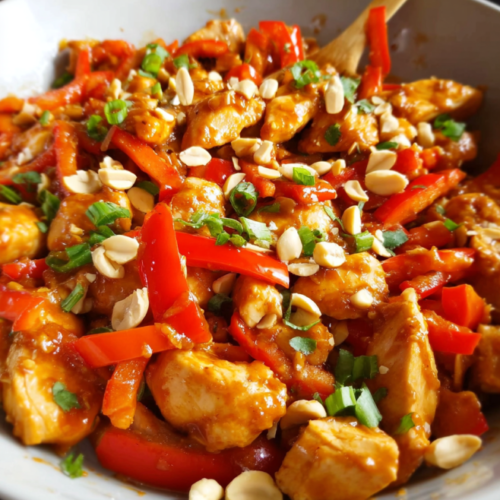 Würziges Erdnuss-Hähnchen mit Paprika
