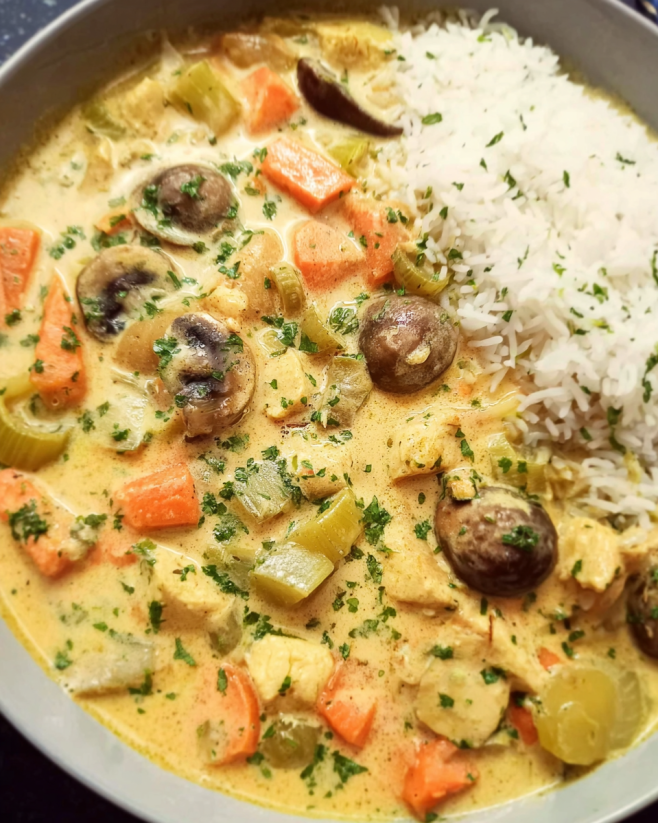 Cremiges Pilz-Möhren-Gemüsegericht