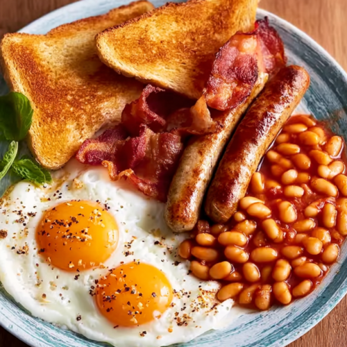 Englisches Frühstück mit Spiegeleiern