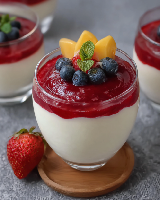 Cremige Joghurtbombe im Glas