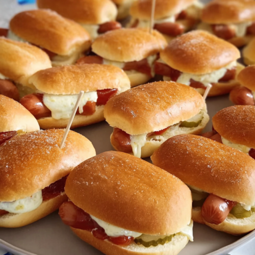 Fluffige Mini Hot Dogs