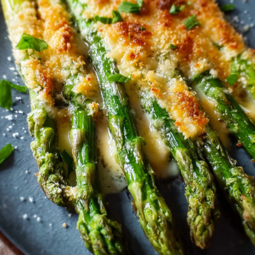 Grüner Spargel Parmesan Kruste
