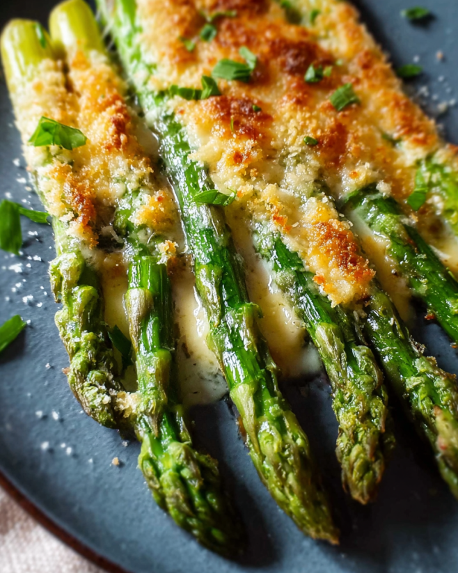 Grüner Spargel Parmesan Kruste